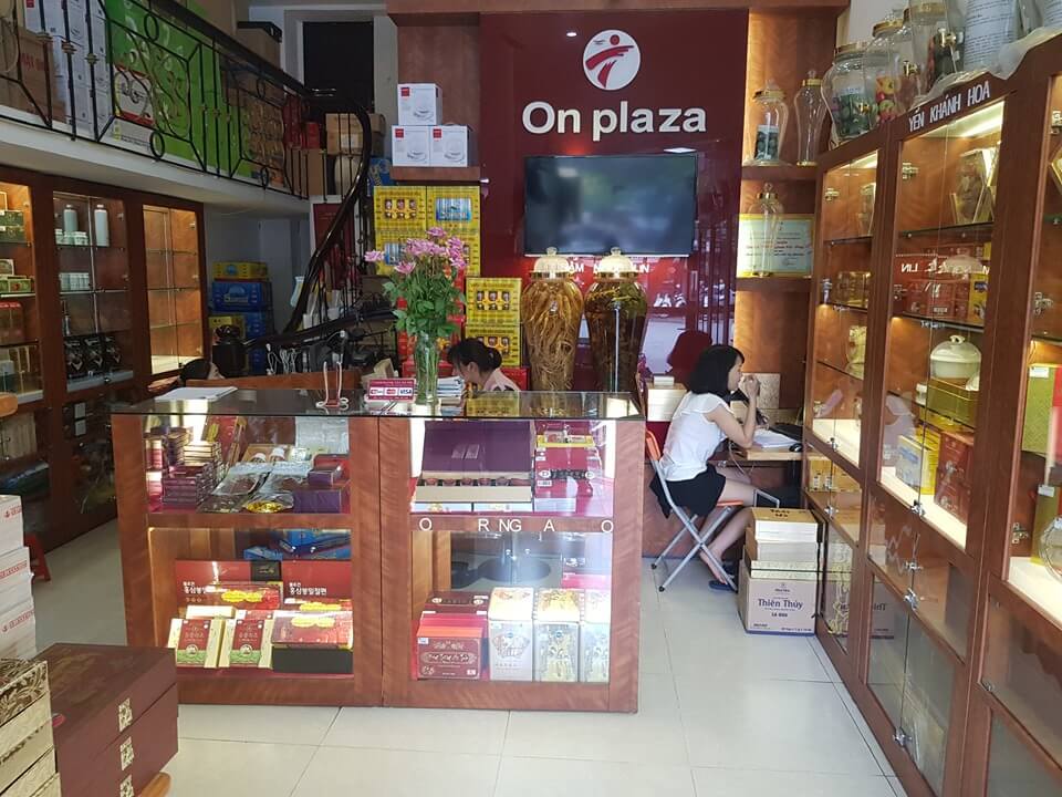 Công ty Onplaza sở hữu bộ sưu tập rượu sâm Ngọc Linh quý